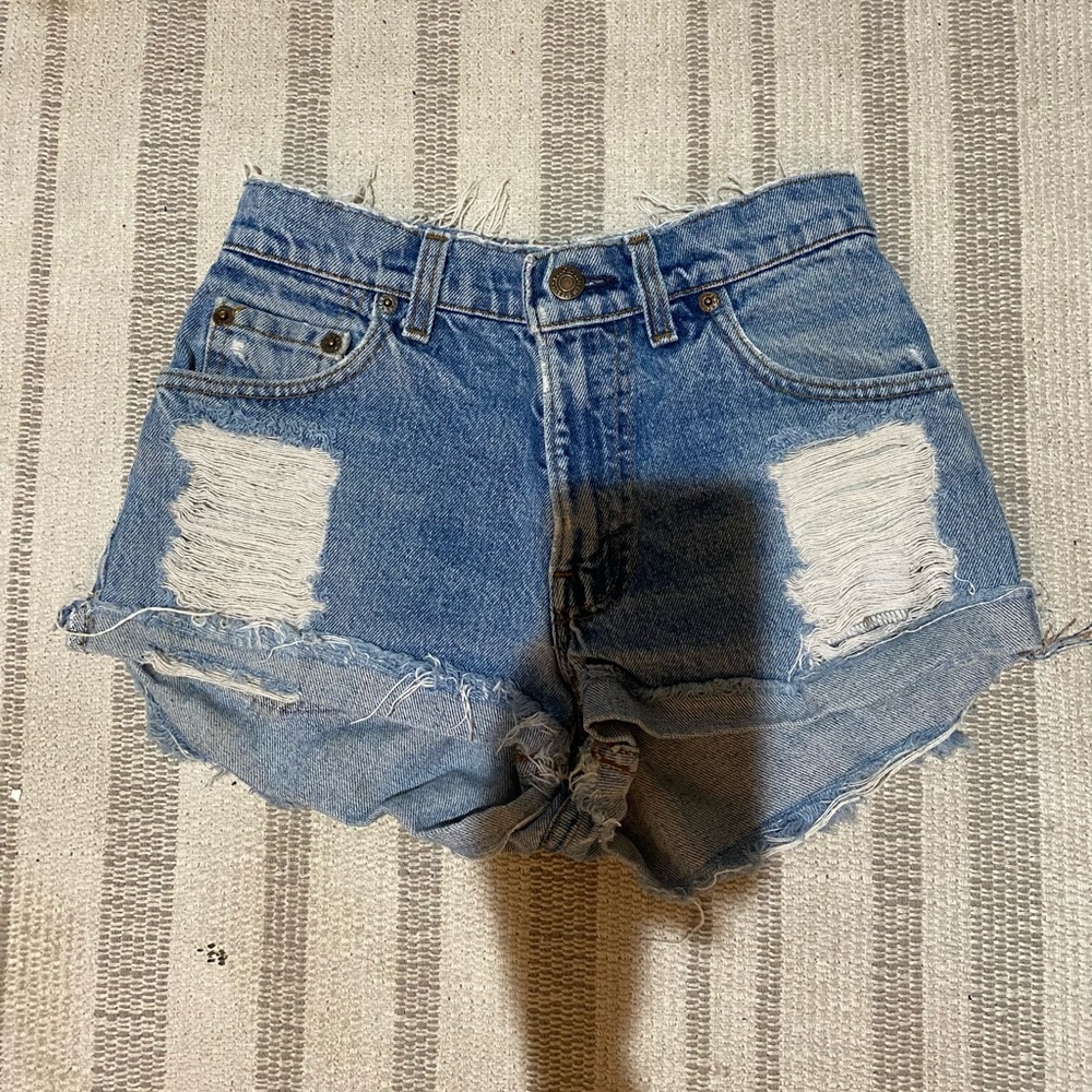 Vintage Levi’s Shorts High Waisted Cheeky (Real Denim)